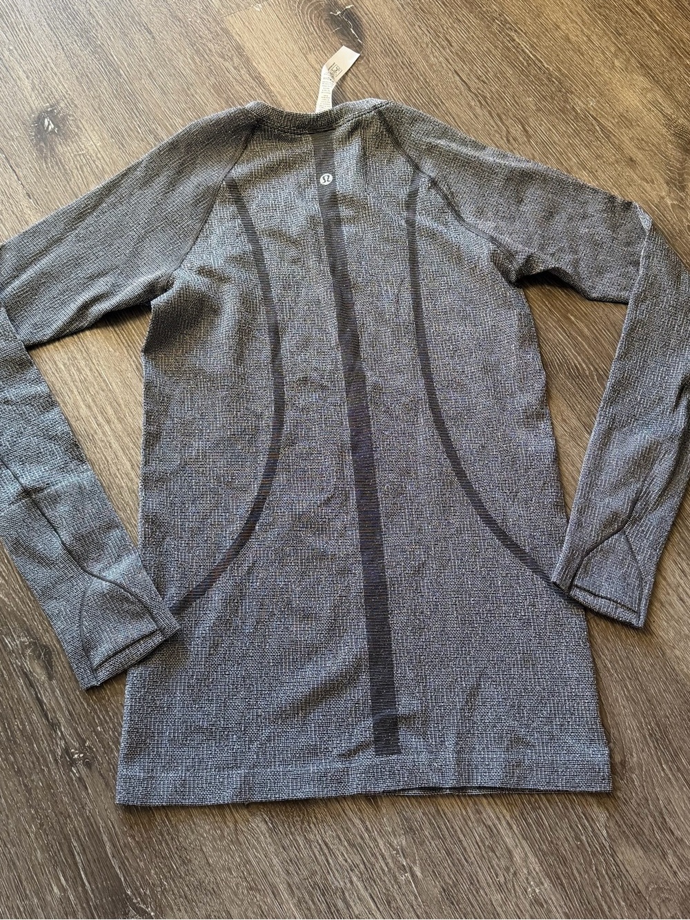 lululemon athletica Gray Seamless Long-Sleeve Performance Top - Picture 7 of 10